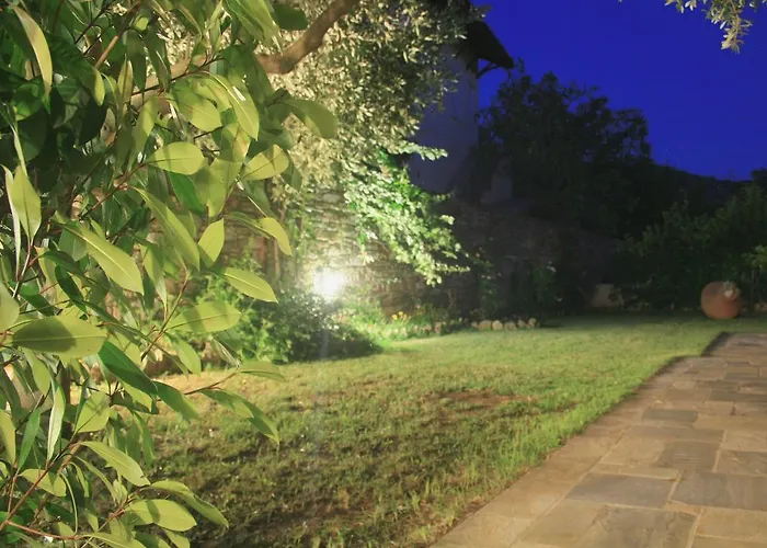 Zouzoulas Filoxenia - Koralia * Milina