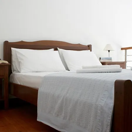 Zouzoulas Filoxenia - Koralia Milina